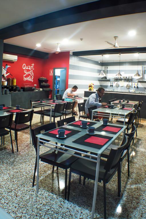 Quart Youth Hostel&apartments Hostel *